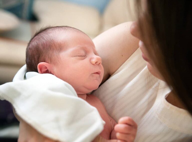 Being a Single Mother To a Newborn – What to Expect