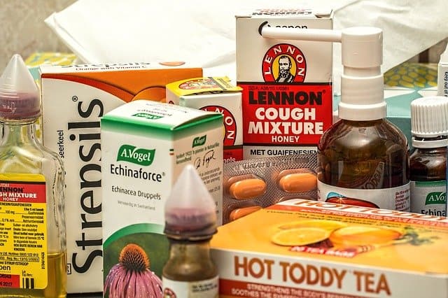 What to take for sore throat while breastfeeding