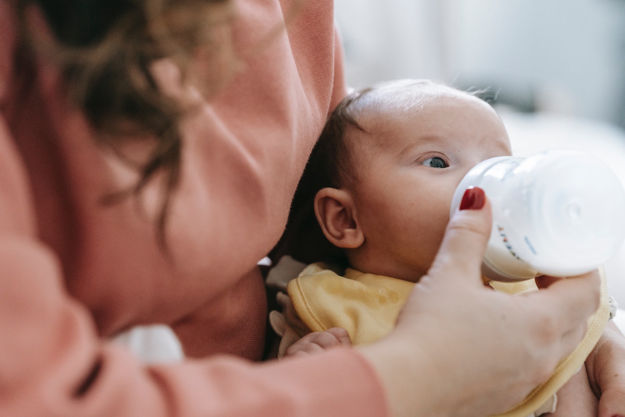 Is It Safe to Have Bubbles in Breast Milk?